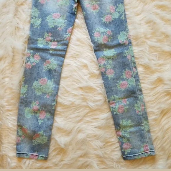 Cherokee Faded Denim Roses Super Skinny Jeans - Picture 4 of 4